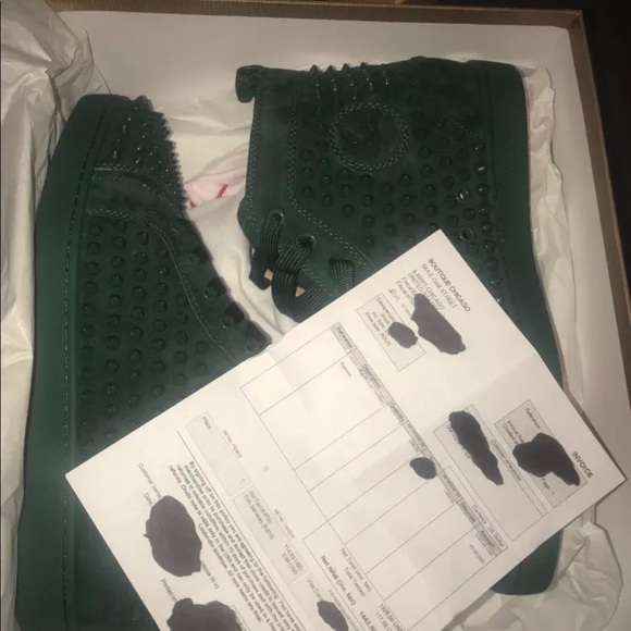 Comment below up to a size 15 - Picture 8 of 8